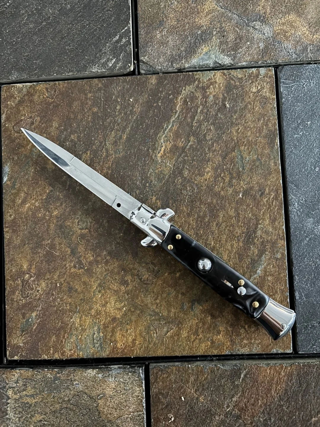 Italian Stiletto Switchblade Image Review 3